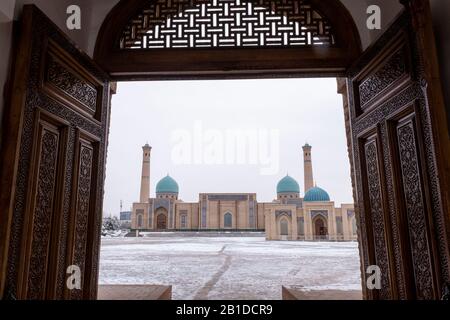 Moschea Khast-Imam nel complesso Hazrati Imam, Tashkent, Uzbekistan Foto Stock