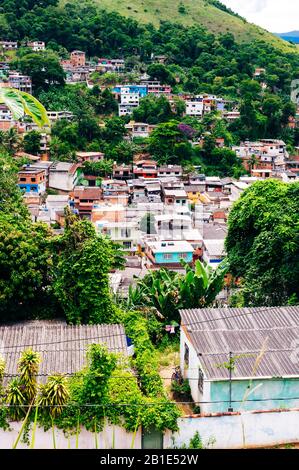 Vista Di Angra Dos Reis. Ilha Grande, Brasile. Foto Stock