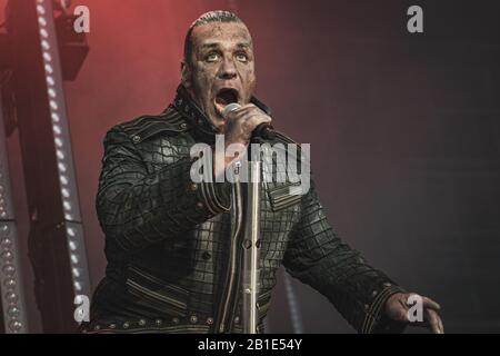 Horsens, Danimarca. 25th, maggio 2017. Rammstein, la band industriale tedesca del metallo, si esibisce in un concerto dal vivo presso la prigione di Horsens a Horsens. Qui il cantante Fino a Lindemann è visto dal vivo sul palco. (Photo Credit: Gonzales Photo - Nikolaj Bransholm). Foto Stock