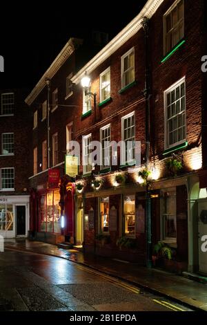 York, NORTH YORKSHIRE/UK - 19 FEBBRAIO 2020 : Vista degli edifici e dell'architettura nella zona Shambles di York, North Yorkshire il 19 febbraio 2020 Foto Stock