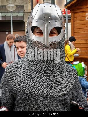 Monaco, Baviera, Germania. 25th Feb, 2020. Esempi di costumi elaborati e spesso stravaganti e umoristici durante la celebrazione del Carnevale di Monaco 2020. Credit: Sacelle Babbar/Zuma Wire/Alamy Live News Foto Stock