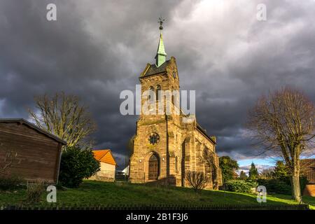 Evangisch-lutherische St. Martini Kirche von Unterbillingshausen, Bovenden, Niedersachsen, Deutschland | Chiesa luterana di San Martini a Unterbillin Foto Stock