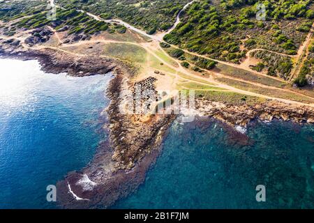 Necropoli di Son Real, Punta des Fenicis nei pressi Di Can Picafort, immagine dei droni, Maiorca, Isole Baleari, Spagna Foto Stock