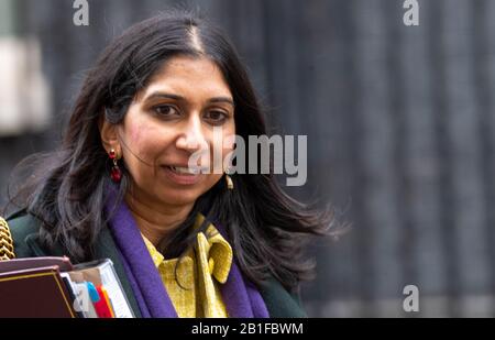 Londra, Regno Unito. 25th Feb, 2020. Suella Braverman Mp Attorney General Lascia Un Meeting Del Gabinetto Sulla Brexit Al 10 Downing Street, London Credit: Ian Davidson/Alamy Live News Foto Stock