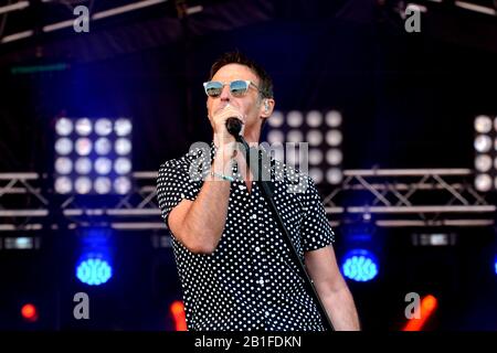 Marti pastin preforming dal vivo sul palco, 2019 Bents Park, South Tyneside Music Festival Foto Stock