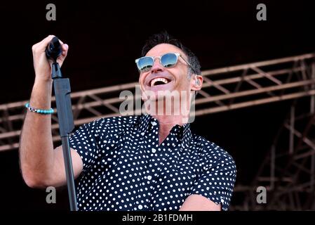 Marti pastin preforming dal vivo sul palco, 2019 Bents Park, South Tyneside Music Festival Foto Stock