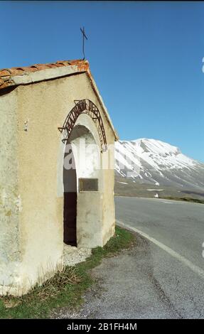 Marche,Chiesa italiana,Chiesa della Madonna dell'Icona e Vettore,forca di Gualdo,Parco Nazionale dei Sibillini Foto Stock