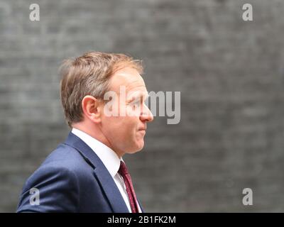 Londra, Regno Unito. 25th Feb, 2020. Il Segretario per l'ambiente George Eustice lascia l'incontro settimanale del Gabinetto in Downing Street. Credit: Uwe Deffner/Alamy Live News Foto Stock