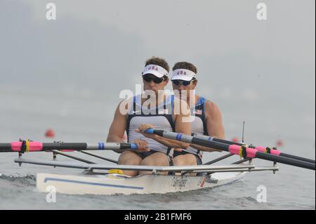 Shunyi, CINA. Inizio di un caldo di un calore del doppio Scul maschile, USA M2X Bow, , alla Regata olimpica 2008, Sabato, 09.08.2008 [Crediti obbligatori: Peter SPURRIER, Intersport Images] Foto Stock