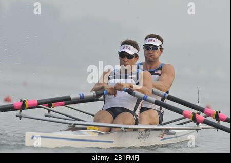 Shunyi, CINA. Inizio di un caldo di un calore del doppio Scul maschile, USA M2X Bow, , alla Regata olimpica 2008, Sabato, 09.08.2008 [Crediti obbligatori: Peter SPURRIER, Intersport Images] Foto Stock