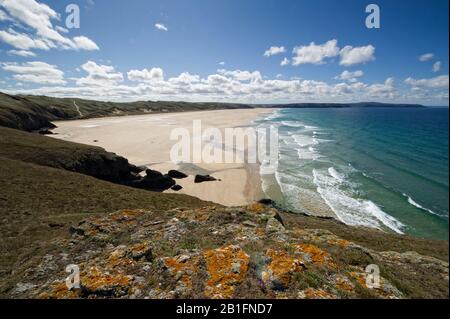 Spiaggia di Perranporth sulla costa nord della Cornovaglia Foto Stock