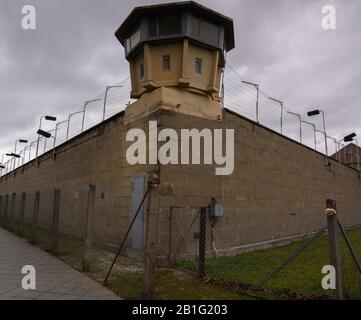 Guarda la Torre presso la prigione DI STASI a Berlino Est Foto Stock