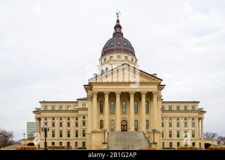 Il Campidoglio dello Stato del Kansas, situato a Topeka, è l'edificio che ospita i rami esecutivi e legislativi del governo per lo stato del Kansas degli Stati Uniti. Foto Stock