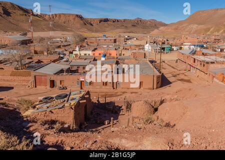 Piccola città di Susques nella National Route 52, Ande ad alta quota, deserto di Puna, provincia di Jujuy, NW Argentina, America Latina Foto Stock