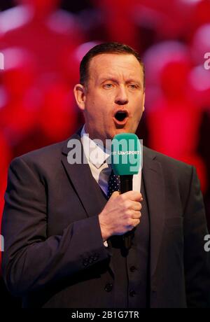 Waterfront, Southport, Merseyside, Regno Unito. 25th Feb, 2020. World Snooker Championship, Coral Players Championship; Master di cerimonie Phil Seymour presenta i giocatori Credit: Action Plus Sports/Alamy Live News Foto Stock