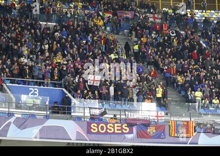Napoli, Campania, Italia. 25th Feb, 2020. Durante la Champions League Football Match SSC Napoli vs FC Barcellona il 25 febbraio 2020 allo stadio San Paolo di Napoli.In foto: Credit: Fabio Sasso/ZUMA Wire/Alamy Live News Foto Stock