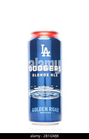 Irvine, CALIFORNIA - 23 AGOSTO 2019: Una lattina di Dodgers Blonde Ale da Golden Road Brewing. Foto Stock