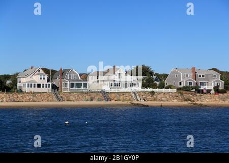 Waterfront Homes, Bay, Harbor, Hyannis, Cape Cod, Massachusetts, New England, Stati Uniti D'America Foto Stock