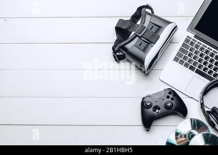 concetto di spazio di lavoro per videogamer, vista dall'alto. foto creativa. Foto Stock