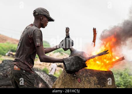 Lavorazione della carne di capra a Gudu, Abuja, Nigeria. Foto Stock