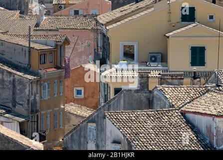 Vista sul tetto degli edifici Corfu città, Grecia, edifici, storia, strade, avventura, Mar Ionio, viaggi Foto Stock