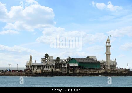 8 Settembre 2019, Mumbai, Maharashtra, India. Haji Ali Dargah O Moschea Da Marine Drive Foto Stock