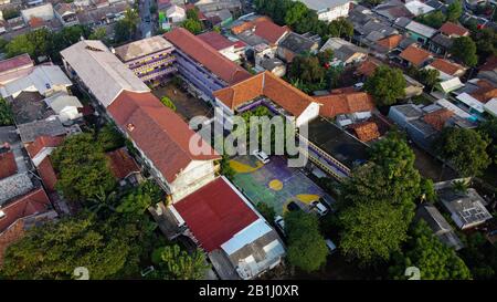 Vista aerea POV Raffigurazione delle inondazioni. Devastazione causata dopo gravi catastrofi naturali a Bekasi - Indonesia Foto Stock