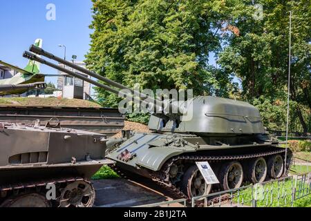 ZSU-57-2 arma da fuoco semovente sovietica, armata di due autopulenti sistemi di difesa aerea da 57 mm nel Museo dell'Esercito Polacco di Varsavia, Polonia Foto Stock