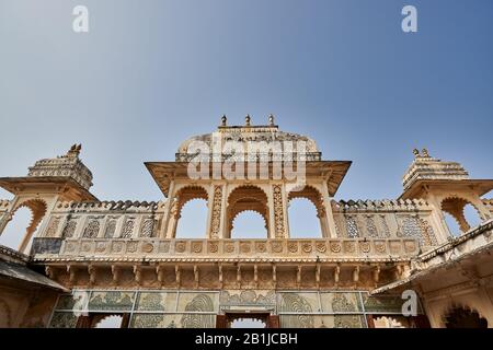 Cortile interno nel Palazzo della Città di Udaipur, Rajasthan, India Foto Stock