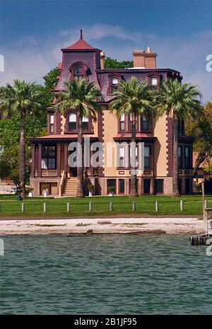 Fulton Mansion, secondo stile impero francese (1877), sito storico statale, su Aransas Bay, Golfo del Messico, Gulf Coast, Rockport, Texas, Stati Uniti Foto Stock