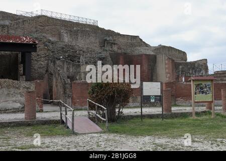 Napoli - Scorcio del Teatro Odeion nella Villa Imperiale di Pausilypon Foto Stock