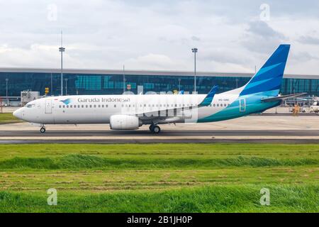 Giacarta, Indonesia – 28 gennaio 2018: Aereo Boeing 737 Garuda Indonesia all'aeroporto di Giacarta (CGK) in Indonesia. Boeing è un manu americano di aeromobili Foto Stock