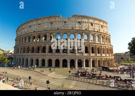 Colosseo esterno a Roma, Italia Foto Stock