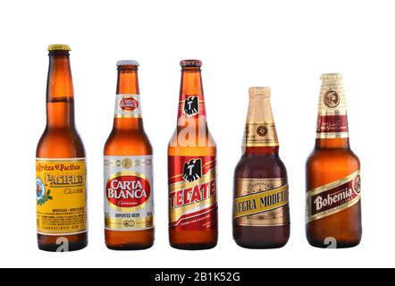 Irvine, California - 14 GIUGNO 2015: Cinque Birre messicane. Pacifico, carta Blanca, Tecate, Negra Modelo e Boemia sono cinque delle birre messicane più popolari i Foto Stock