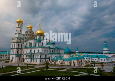 Nuova GERUSALEMME, ISTRA, RUSSIA - 4 SETTEMBRE 2019: Porta Chiesa dell'ingresso del Signore a Gerusalemme. Resurrezione Nuova Gerusalemme Monastero Di Stauropegial Foto Stock