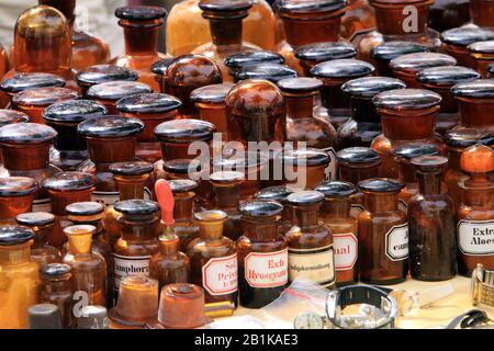 Sonntags-Flohmarkt auf der Strasse des 17. Juni im Tiergarten di Berlino, Deutschland Foto Stock