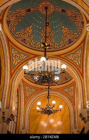 Lampadario della Sinagoga sulla strada Dohány ebraica di Budapest Foto Stock