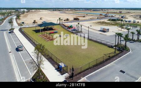 Parco giochi per la scuola del Babcock Ranch Florida. Scuola elementare e media. Comune o comunità Foto Stock