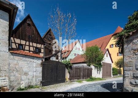 Dinkelsbühl ist eine Stadt im Landkreis Ansbach a Mittelfranken und aufgrund des besonders gut erhaltenen spätmittelalterlichen Stadtbildes ein bedeu Foto Stock