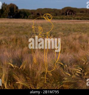 Corpo femminile drawned con linee colorate tecnica di design viaggiare in tutto il mondo. Design moderno. Opere d'arte contemporanea, collage. Concetto di viaggio, vacanza, viaggio, ispirazione, immaginazione. Foto Stock