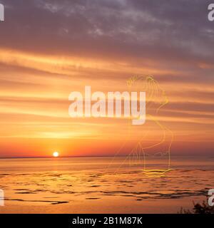 Corpo femminile drawned con linee colorate tecnica di design viaggiare in tutto il mondo. Design moderno. Opere d'arte contemporanea, collage. Concetto di viaggio, vacanza, viaggio, ispirazione, immaginazione. Foto Stock