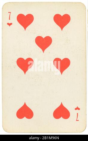 Sette di cuori vecchio grunge stile sovietico carta da gioco isolato su bianco Foto Stock