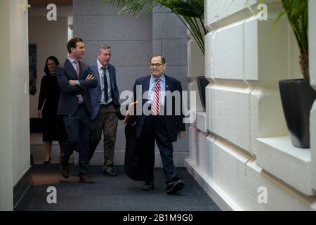 Il rappresentante degli Stati Uniti Jerrowd Nadler (democratico di New York) va al settimanale U.S. House Democratic caucus meeting al Campidoglio degli Stati Uniti a Washington, DC, Stati Uniti, mercoledì 26 febbraio 2020. Credito: Stefani Reynolds/CNP /MediaPunch Foto Stock