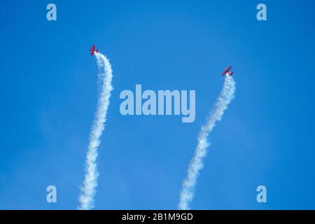 Team Oracle Sean D.Tucker e Jessy Panzer formazione acrobatica durante il Miramar Air Show, Marine Corps Air Station MCAS, California, Stati Uniti. 29 settembre 2019: T. Foto Stock