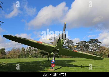 Hawker Hurricane (replica a grandezza naturale), RAF Fighter Command HQ, Bentley Priory, Stanmore, Harrow, Greater London, Inghilterra, Gran Bretagna, Regno Unito, Europa Foto Stock