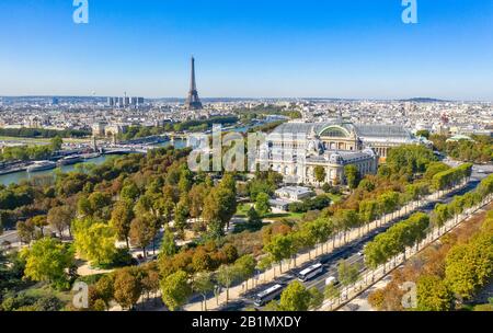 Vista aerea di Parigi, Grand Palais e Torre Eiffel Foto Stock