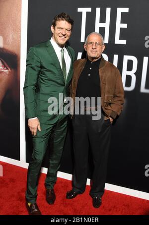 Hollywood, California, Stati Uniti 24th Febbraio 2020 il produttore Jason Blum e Ron Meyer partecipano alla Universal Pictures Presenta 'l'uomo invisibile' Premiere il Feb Foto Stock