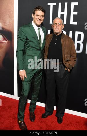 Hollywood, California, Stati Uniti 24th Febbraio 2020 il produttore Jason Blum e Ron Meyer partecipano alla Universal Pictures Presenta 'l'uomo invisibile' Premiere il Feb Foto Stock