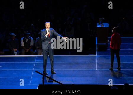 New York, NY, Stati Uniti. 26th Feb, 2020. Bill de Blasio è presente per UCCIDERE UN MOCKINGBIRD Eseguito gratuitamente a 18.000 Studenti della Public School, Madison Square Garden, New York, NY 26 febbraio 2020. Credito: Jason Smith/Everett Collection/Alamy Live News Foto Stock