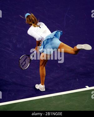 Palm Springs, Stati Uniti. 10th Mar 2006. Pacific Life Indian Wells Palm Springs 10.03.2006 Maria Sharapova (RUS) vince il primo round match Credit: Roger Parker/Alamy Live News Foto Stock